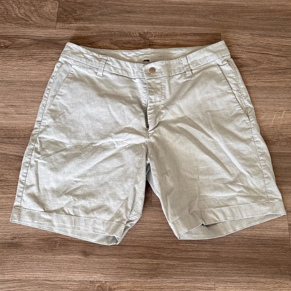 Commission classic fit shorts 7”